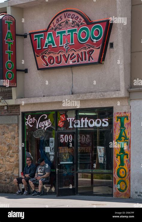 fremont street tattoo shops.